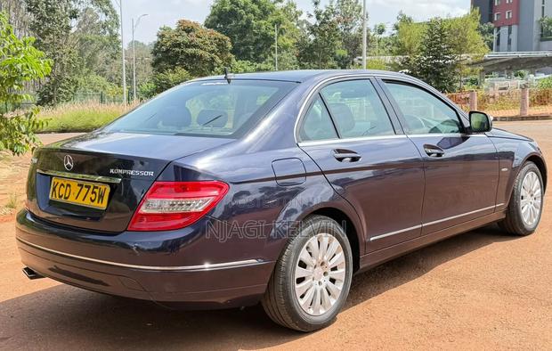 Mercedes-Benz C200 2008 Blue