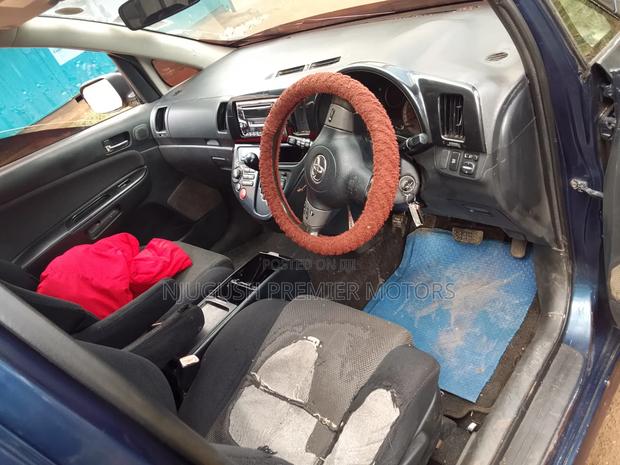 Toyota Wish 2005 Blue