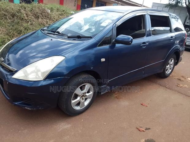 Toyota Wish 2005 Blue