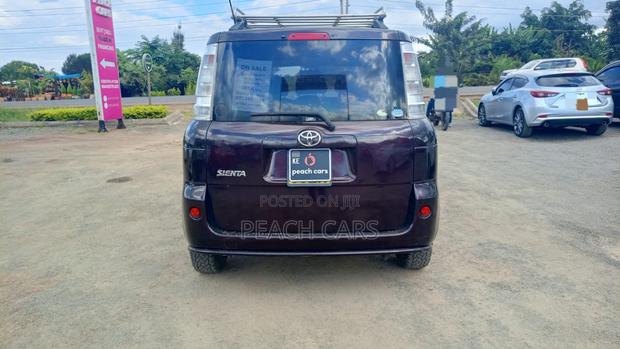 Toyota Sienta 2011 Purple