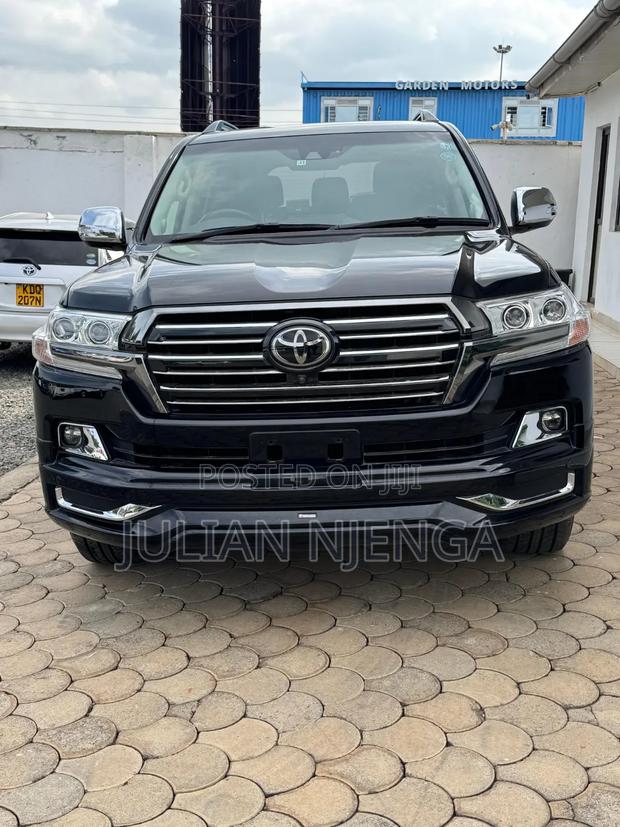 Toyota Land Cruiser 4.6 V8 ZX 2019 Black