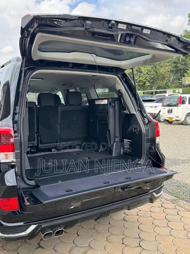 Toyota Land Cruiser 4.6 V8 ZX 2019 Black