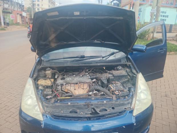 Toyota Wish 2006 Blue