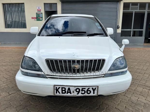 Toyota Harrier 2000 White