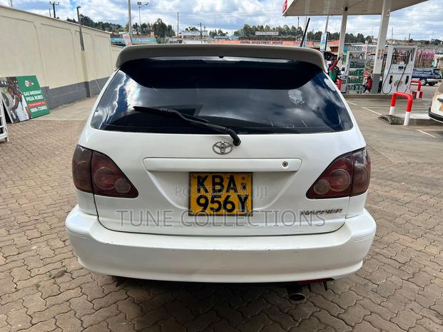 Toyota Harrier 2000 White