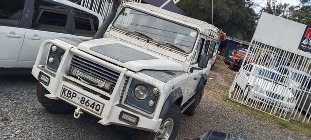Land Rover Defender 2001 White