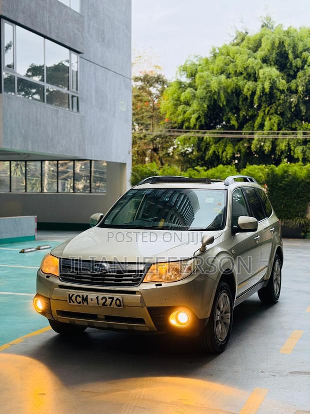 Subaru Forester 2010 Gold