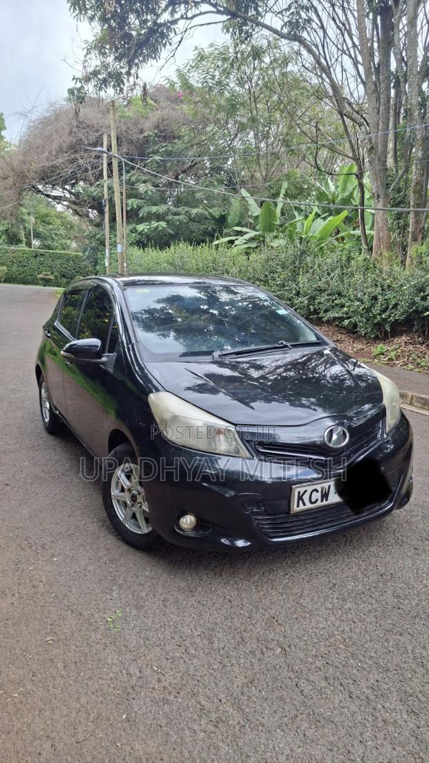 Toyota Vitz 2012 Black