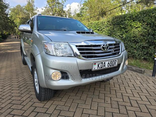 Toyota Hilux 2012 Silver