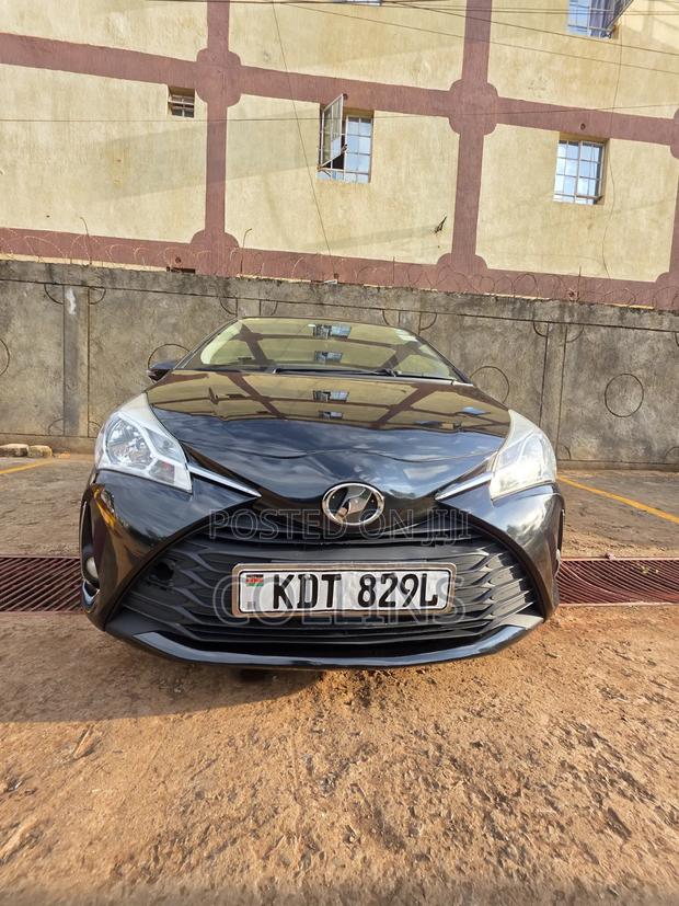 Toyota Vitz 2018 Black