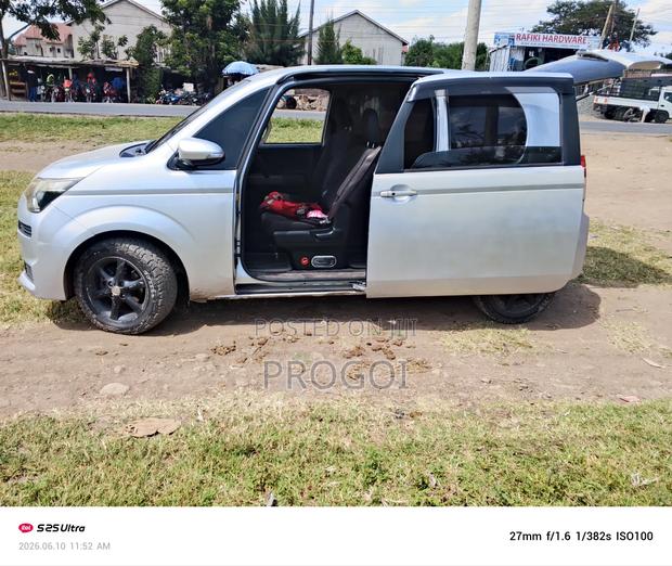 Toyota Spade 1.5 2015 Silver