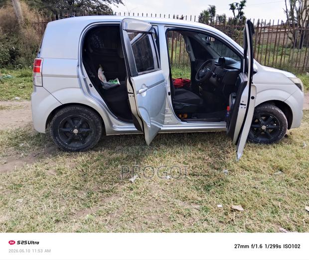 Toyota Spade 1.5 2015 Silver