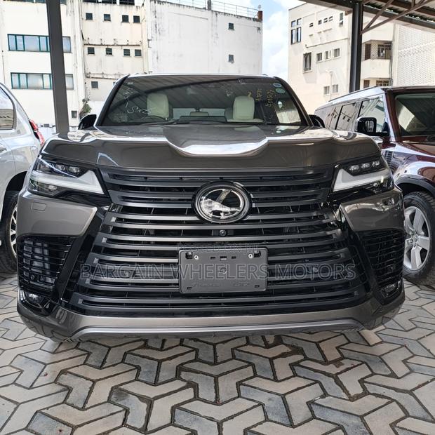 Lexus LX 2022 Gray