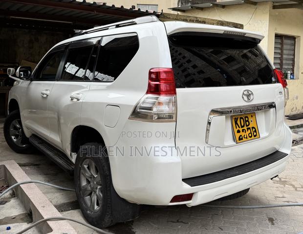 Toyota Land Cruiser Prado 4.0 Petrol TX-L 2015 White