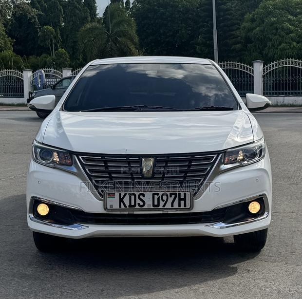Toyota Premio 1.5 FWD 2018 White