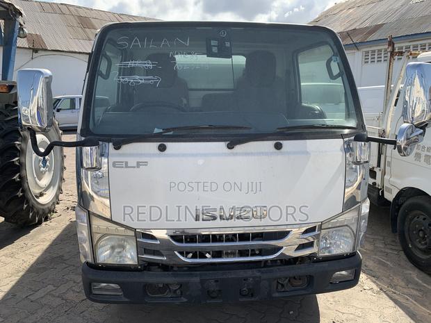 Isuzu ELF Truck 2018 White