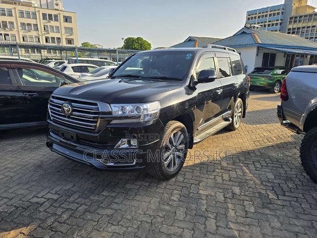 Toyota Land Cruiser 4.6 V8 ZX 2019 Black