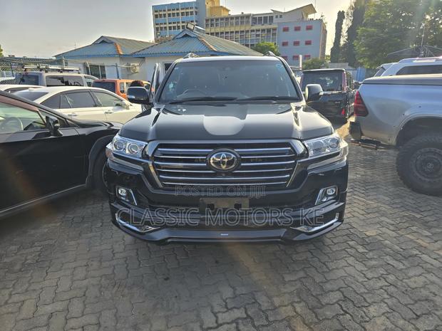 Toyota Land Cruiser 4.6 V8 ZX 2019 Black