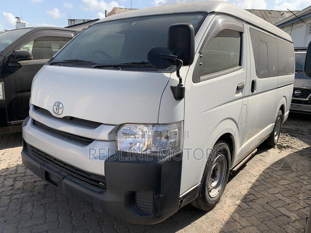 Toyota HiAce 2018 White