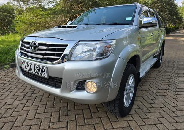 Toyota Hilux 3.0 D-4D 4x4 2012 Silver
