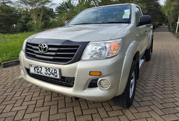 Toyota Hilux 2008 Gold
