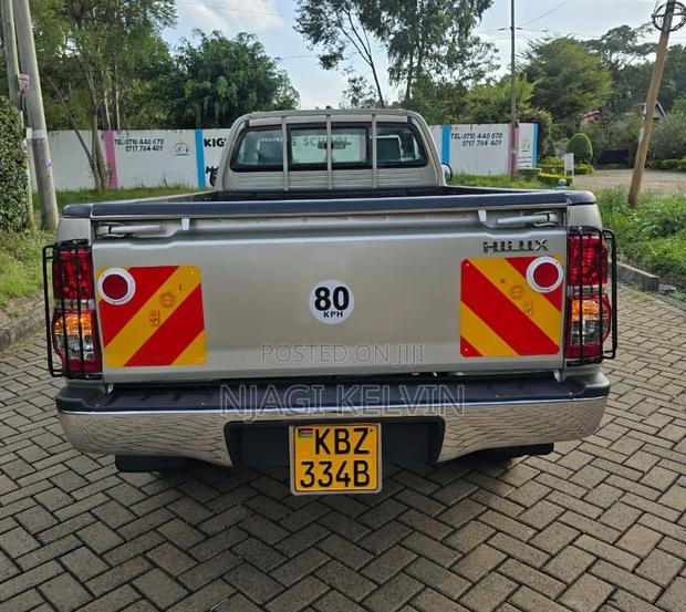 Toyota Hilux 2008 Gold