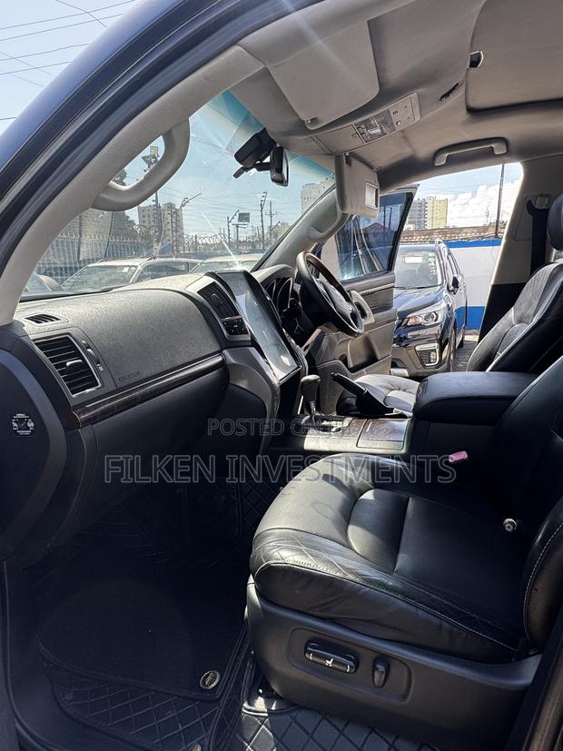Toyota Land Cruiser 5.7 V8 VX-S 2016 Black