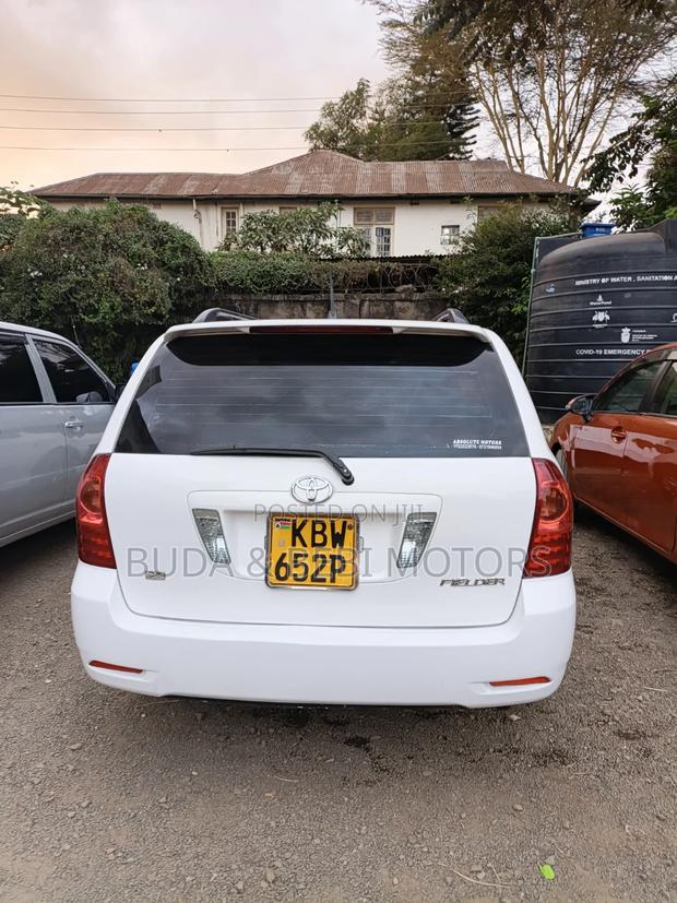 Toyota Corolla Fielder 2006