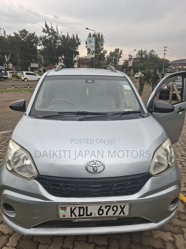 Toyota Passo 2016 Silver