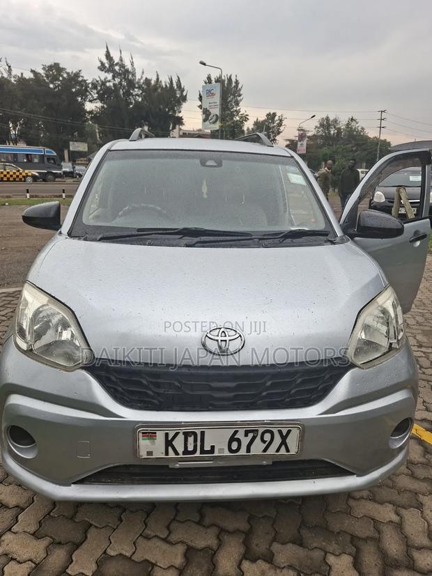 Toyota Passo 2016 Silver