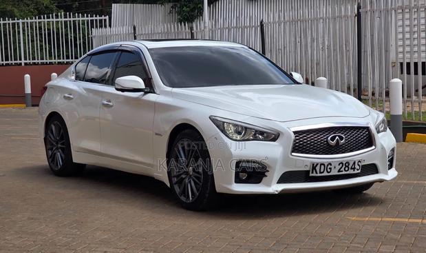 Nissan Skyline 2015 White