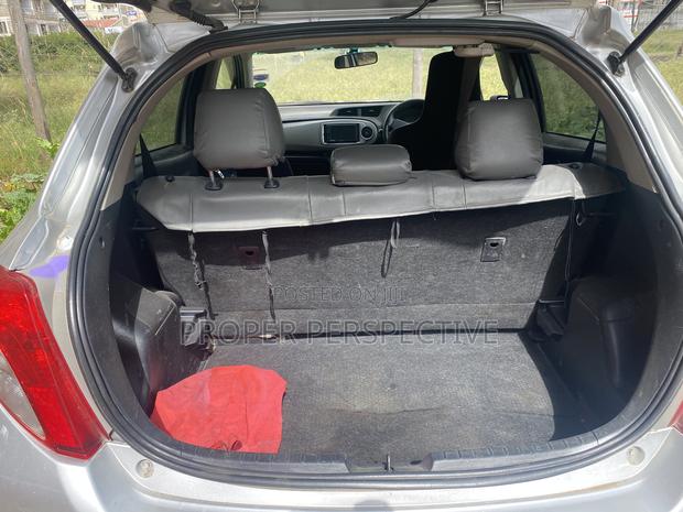Toyota Vitz 1.0 FWD 5dr 2013 Silver