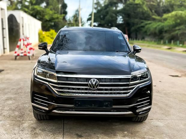 Volkswagen Touareg 2022 Black