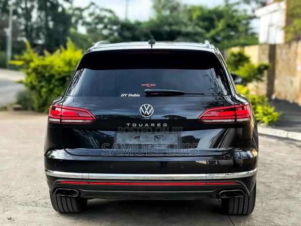 Volkswagen Touareg 2022 Black