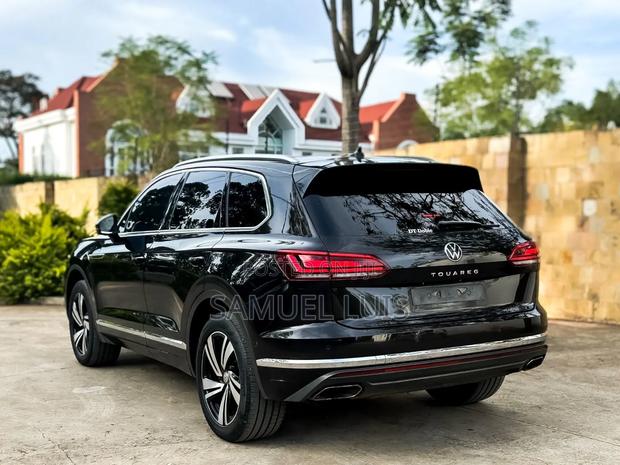 Volkswagen Touareg 2022 Black