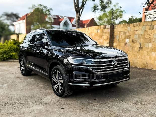 Volkswagen Touareg 2022 Black