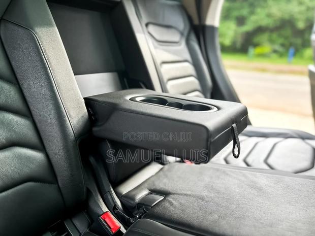 Volkswagen Touareg 2022 Black