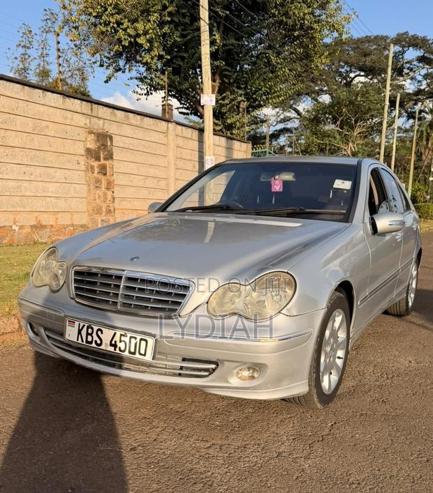 Mercedes-Benz C200 2005 Silver