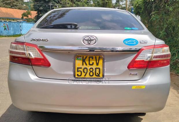 Toyota Premio 2012 Silver