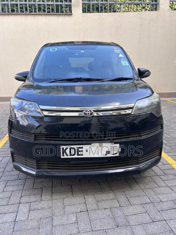 Toyota Spade 2014 Black