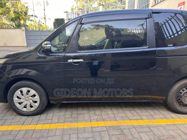 Toyota Spade 2014 Black