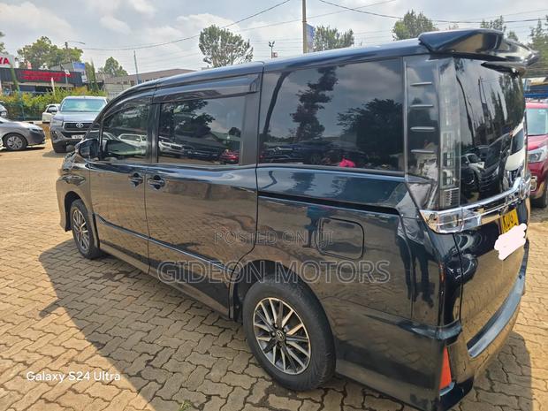 Toyota Voxy 2015 Black