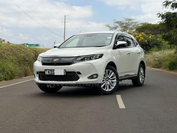 Toyota Harrier 2.0 2016 White
