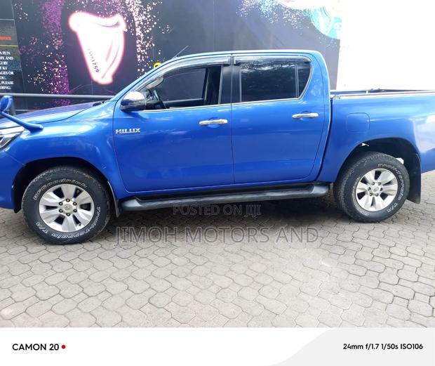 Toyota Hilux 2018 Blue
