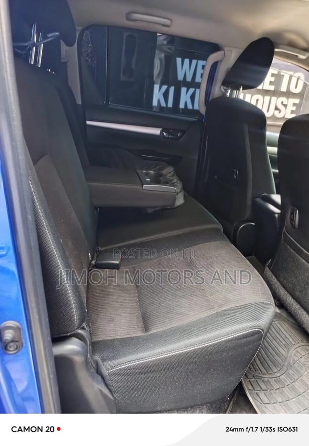 Toyota Hilux 2018 Blue
