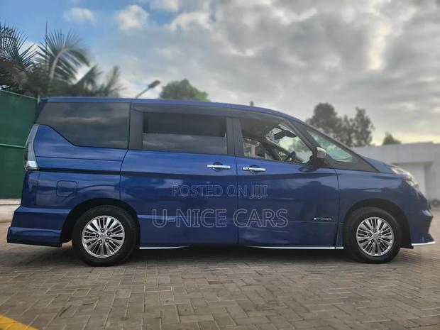 Nissan Serena 2019 Blue