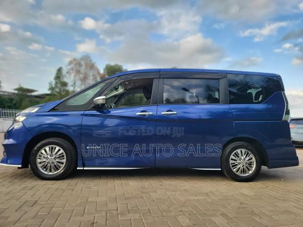 Nissan Serena 2019 Blue