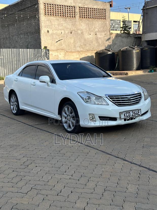 Toyota Crown 2008 White