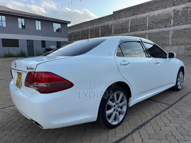 Toyota Crown 2008 White