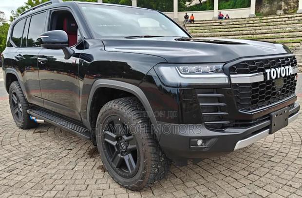 Toyota Land Cruiser 2024 Black